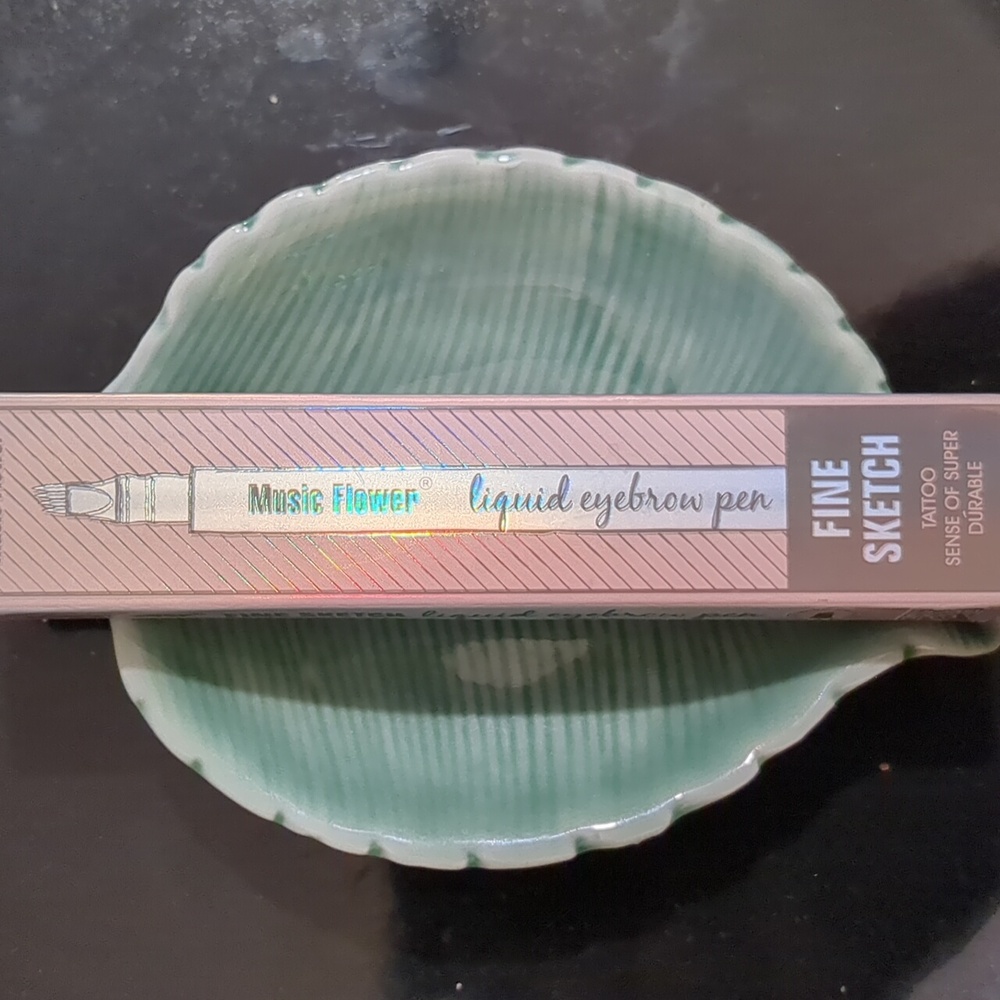 24 hour waterproof eyeliner